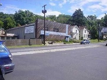 2nd image of 527 E Long Ave