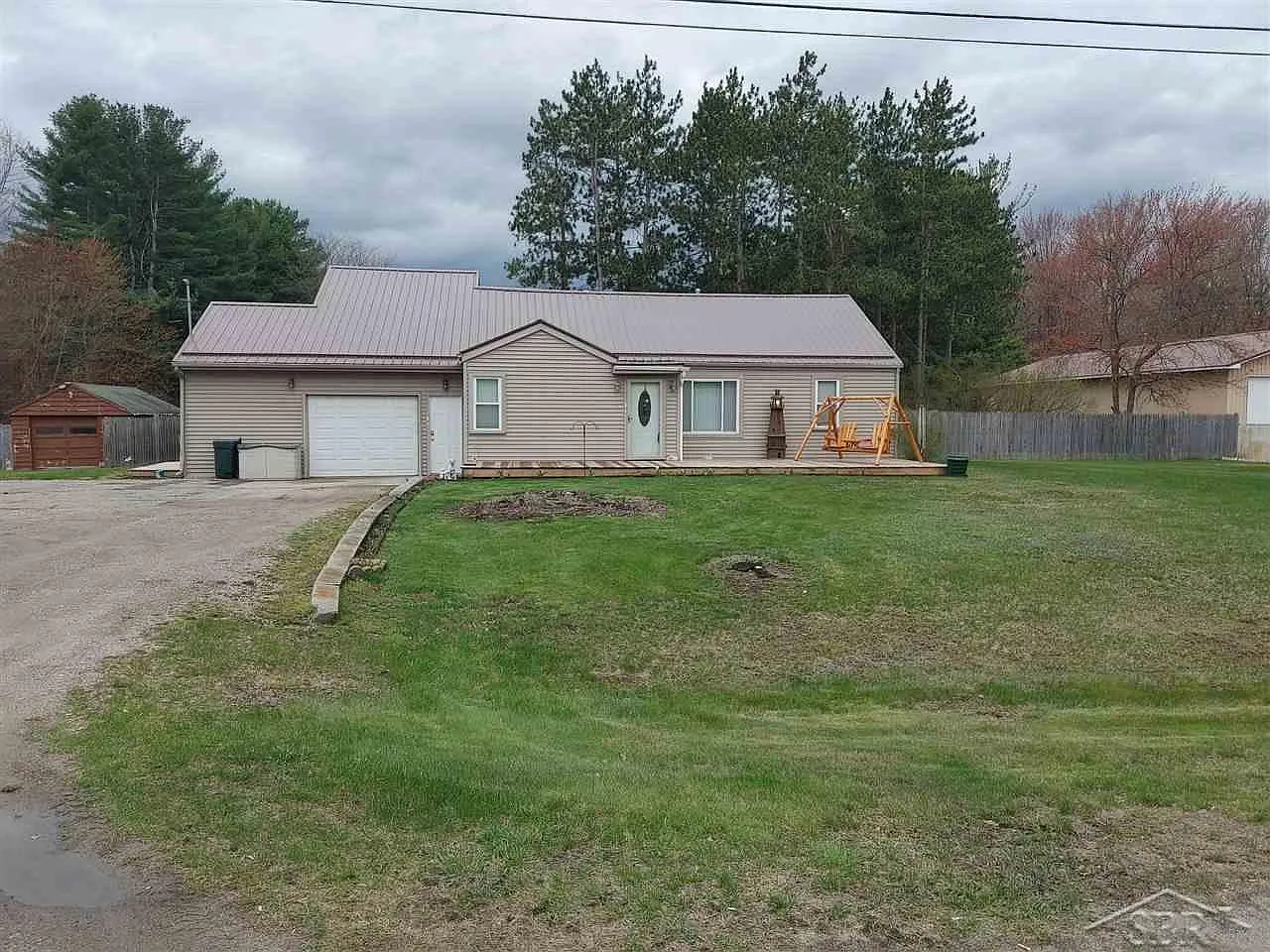 3080 S Graham Rd photo 1