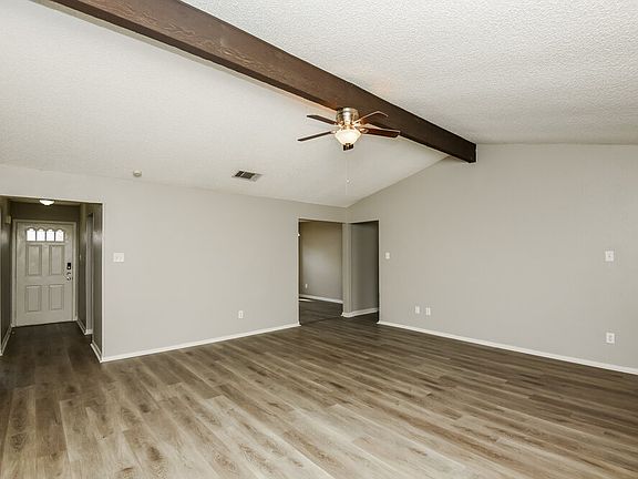 4th image of 6469 N Park Dr