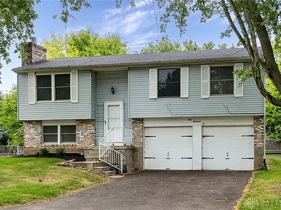 3rd image of 106 Waldwick Farm Cir