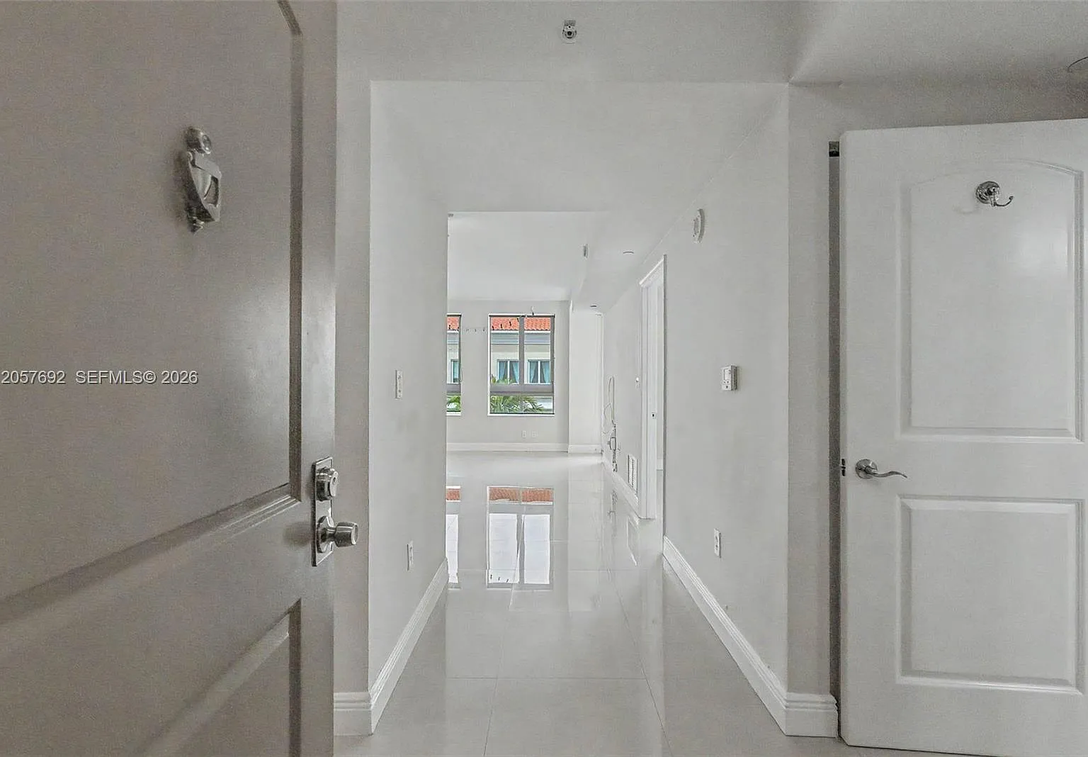 Toscano Condo — Photo 1