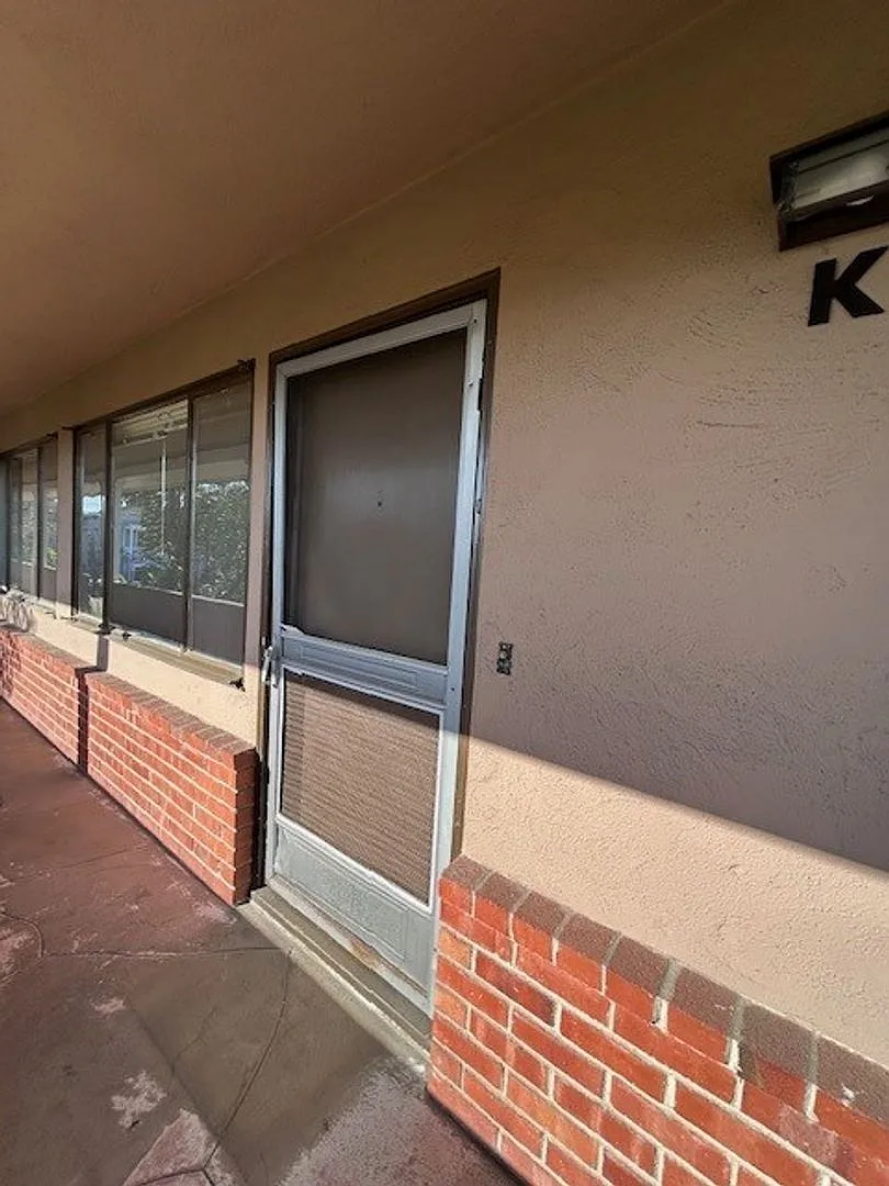 Building Photo - 905 Santa Clara Ave #K