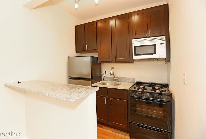 1st image of 4614 N Paulina St #Unt107