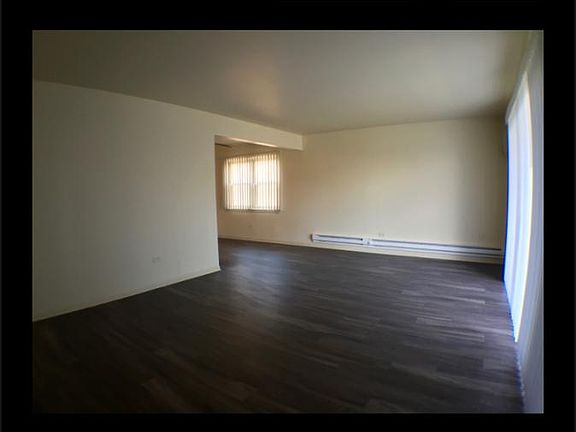 4th image of 11036 S Kilbourn Ave APT 7