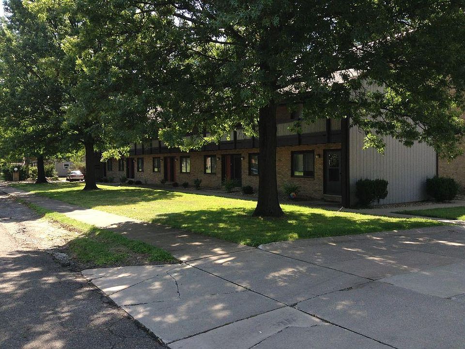 1st image of 624 E Hopocan Ave