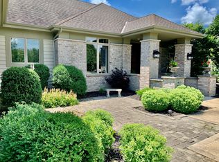 W271N5535 Jessica Dr, Pewaukee, WI 53072
