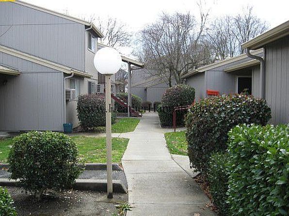 855 NE Victoria St APT 1