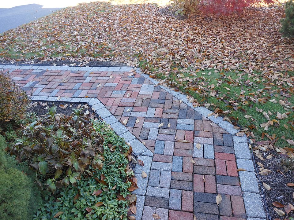 2nd image of 5 Windwood Dr