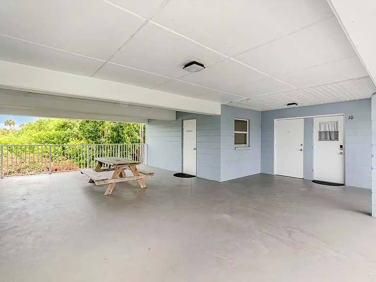 302 Lincoln Ave #10 — Photo 44