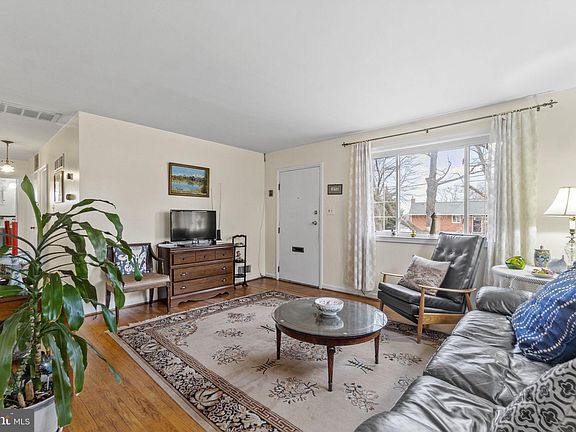 4th image of 4800 Wilwyn Way