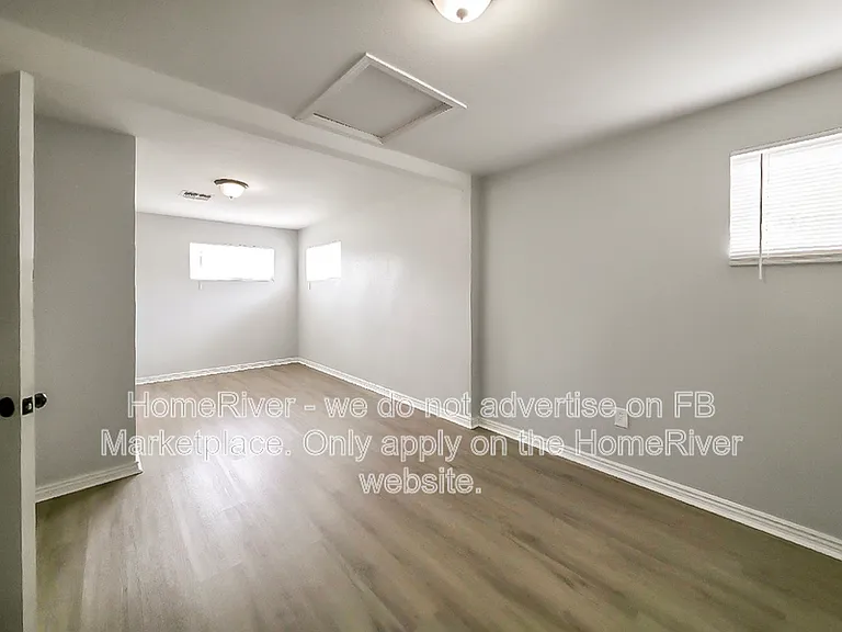 2221 E Beverly Ln — Photo 13
