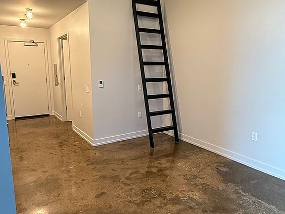 3rd image of 700 N La Salle Dr #706