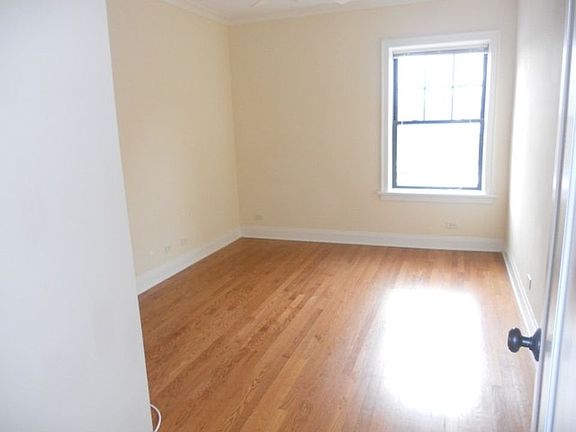 3rd image of 4816 N Hermitage Ave #2A