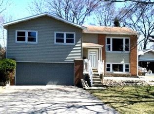 7321 Catalpa Ave, Woodridge, IL