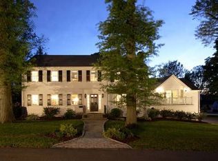 350 Hilltop Rd, Bridgeport, CT 06605