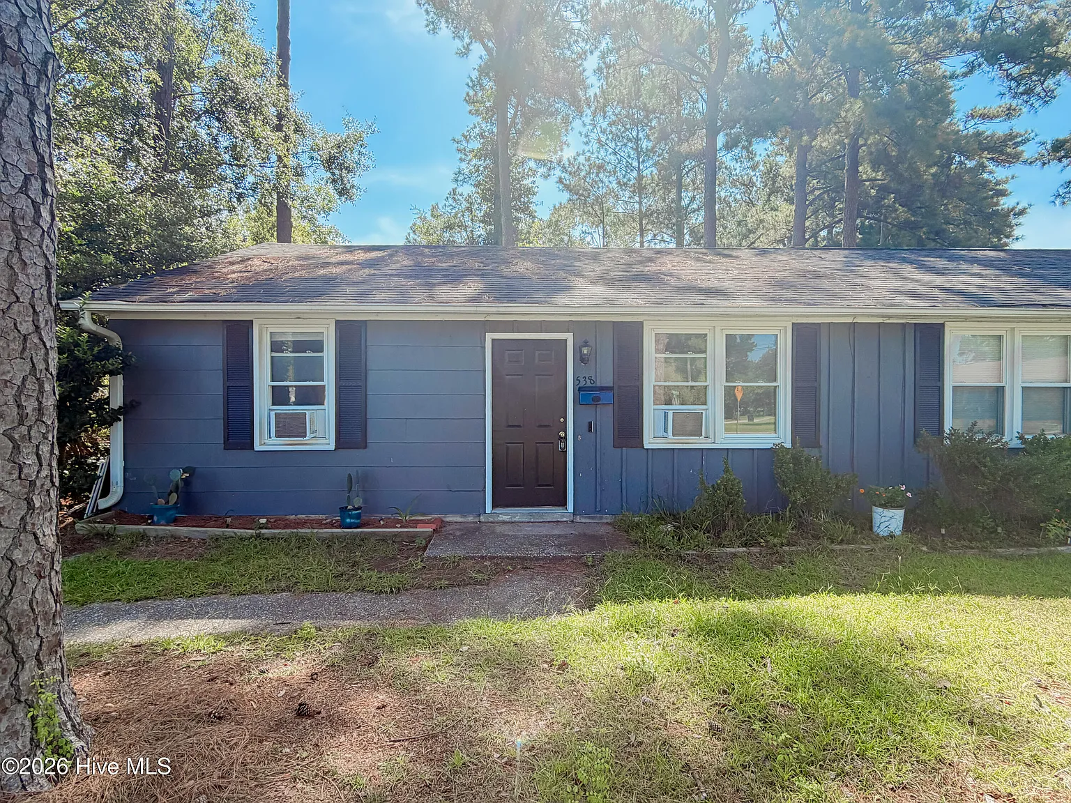 2 bed, 1.0 bath, $900 — Photo 1