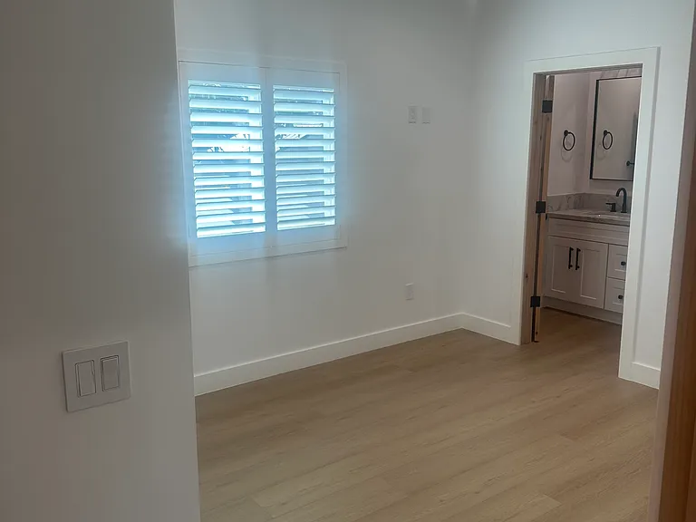 11337 Utopia Ave — Photo 10