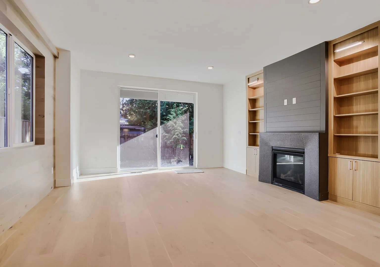 4BR/2.5BA 2023 Craftsman with Designer Finishes Eastmoreland (SE Portland) — Photo 4