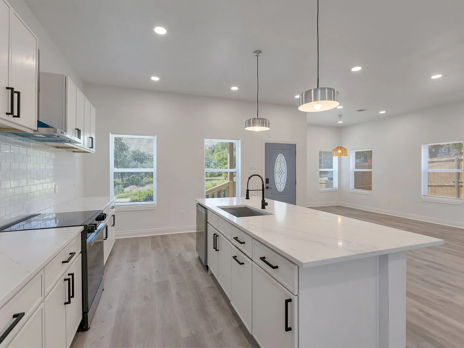 1515 Morrell Ave — Photo 3