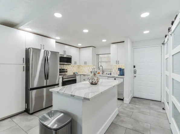 1230 Gulf Blvd APT 808, Clearwater, FL 33767