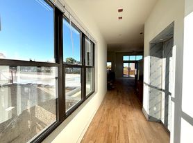 Spectacular 3 Bed/3 Bath Penthouse Apartment in prime Lincoln Park Location. Semi-Private Elevato...