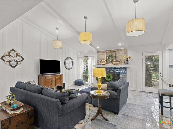 4th image of 8292 Hartrick Bluff Rd