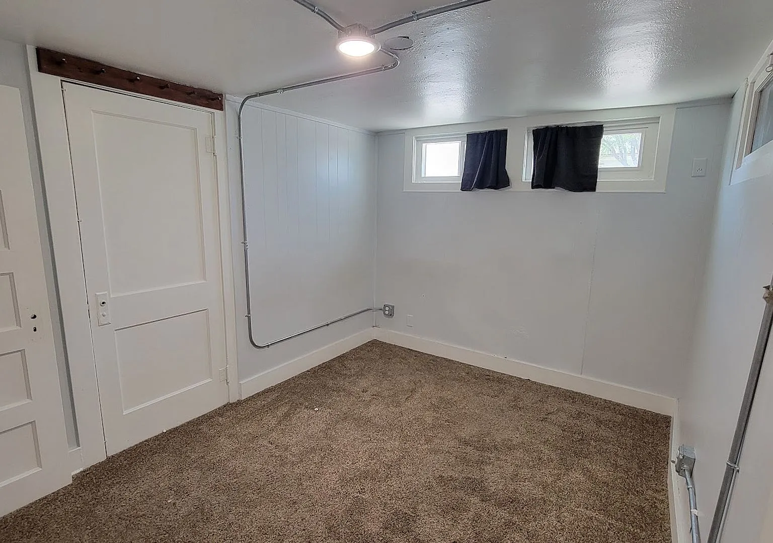 Move-In Special! Private 2BR Basement Unit Historic Building, Utilities Included — Photo 3