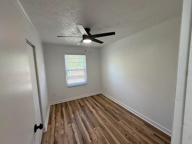885 Southland Dr — Photo 5