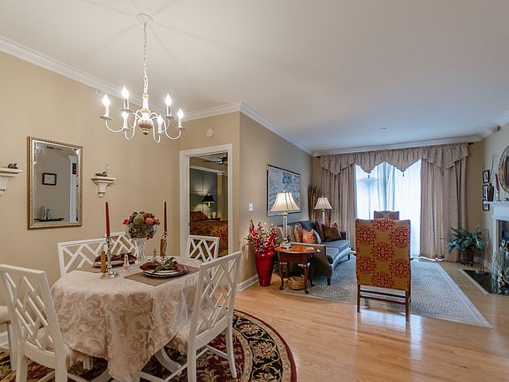 5th image of 718 Trade St #513