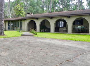 157 Country Club Ln, Leesville, LA 71446