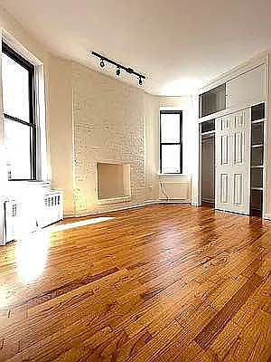 1st image of 438 E 89th St #502