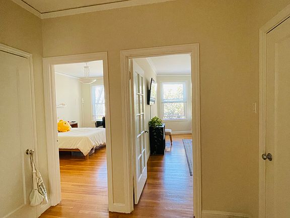 5th image of 3326 Laguna St APT 204