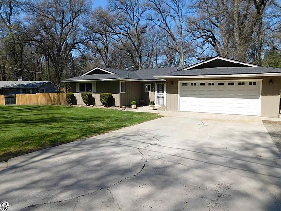 2nd image of 21672 Water Oak Dr
