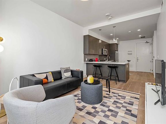 3rd image of 222 West Ave Unit 1411