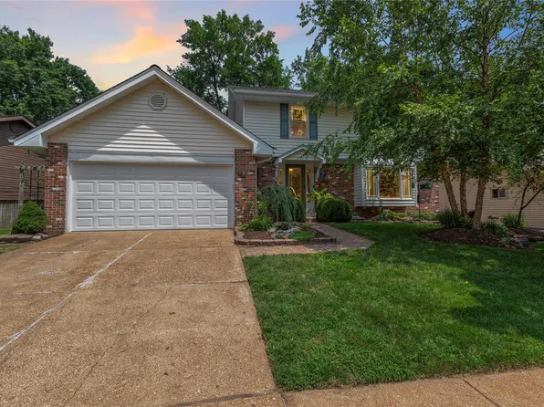2377 Pierwood Dr, Saint Louis, MO 63129