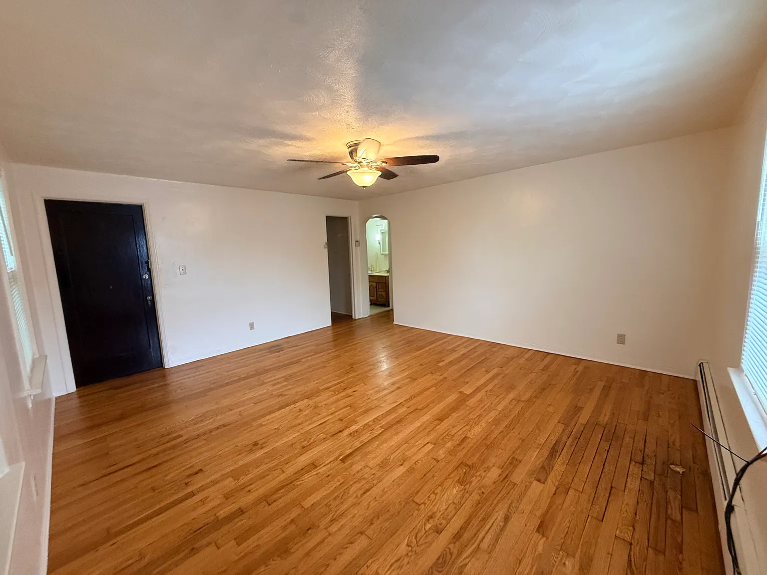 2 bed, 1000 sqft, $1,250 — Photo 3