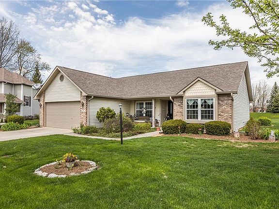2nd image of 19 Somerset Cir