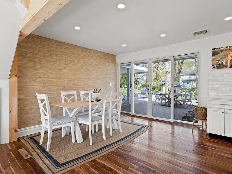 80 Soundview Dr — Photo 13