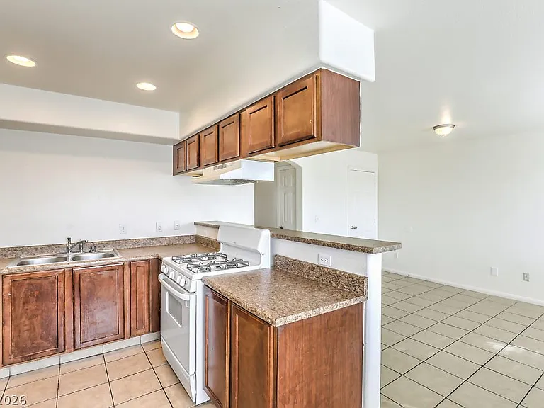 3127 N Walnut Rd #A — Photo 8