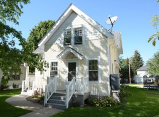 334 W Wabash Ave, Waukesha, WI 53186