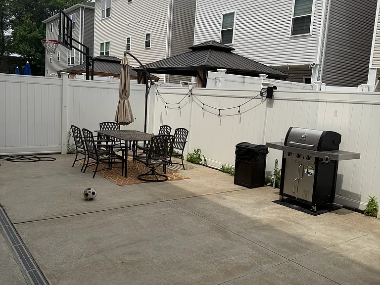 329 Pine St #1 — Photo 6