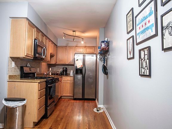 2nd image of 1415 W Lunt Ave APT 306