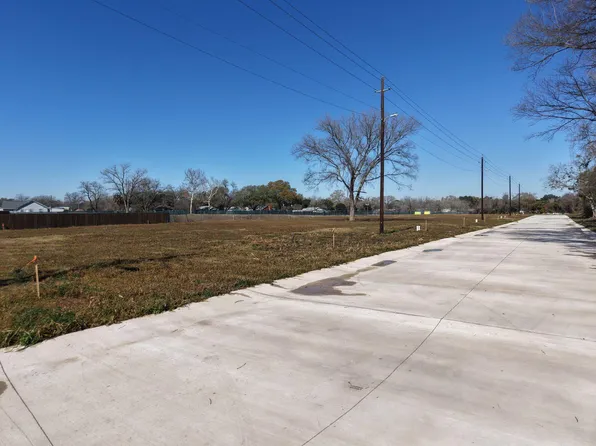 Myrtle Ln, Smithville, TX 78957