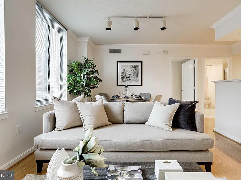 2220 Fairfax Dr #803 — Photo 28