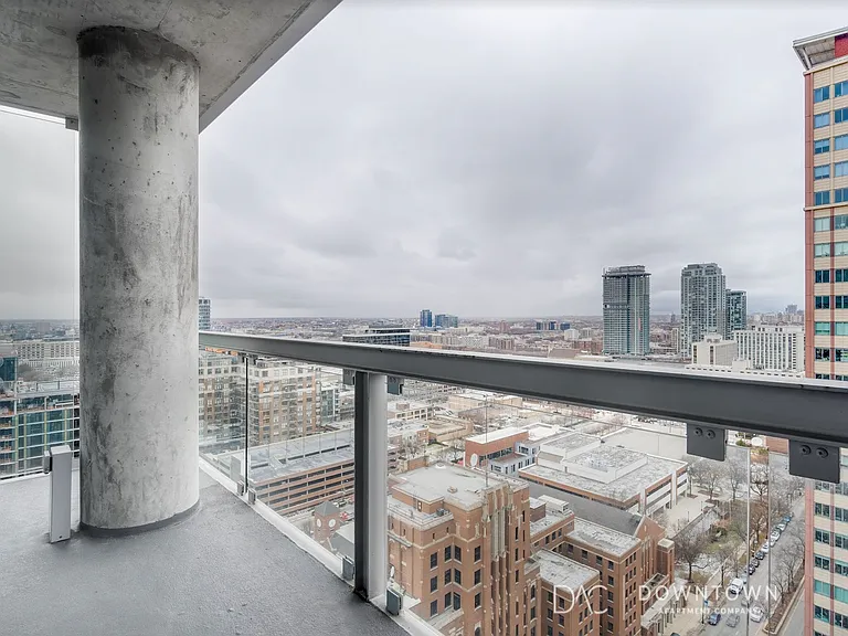 733 N La Salle Dr #1 — Photo 9