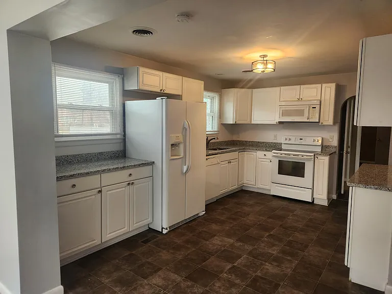11837 Robinwood Dr — Photo 5