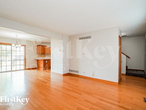 4th image of 1072 Tarragon Dr