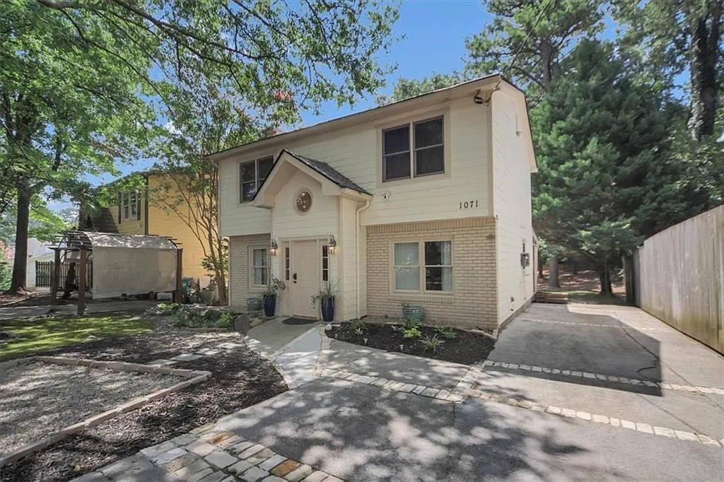 3 bed, 2.5 bath, 1562 sqft, $5,500 — Photo 3