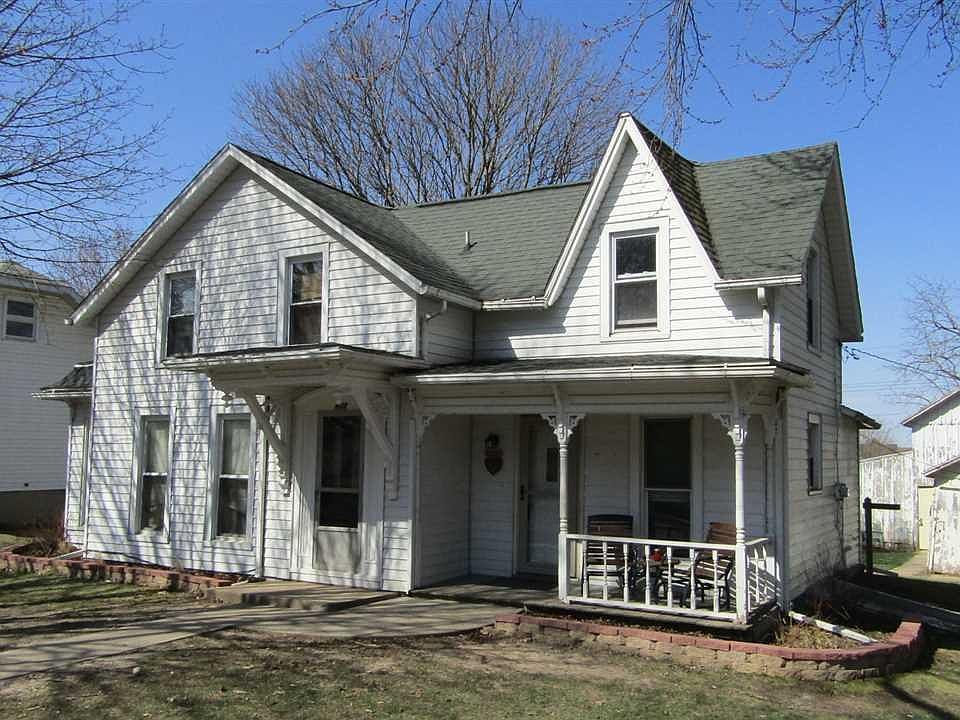 1st image of 402 S Chestnut St