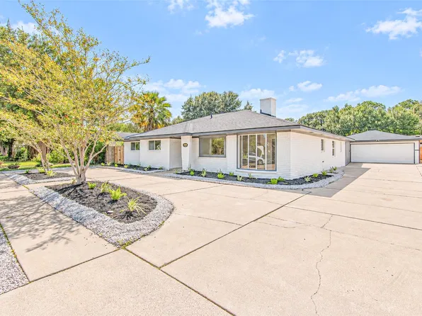 7623 Braes Meadow Dr, Houston, TX 77071